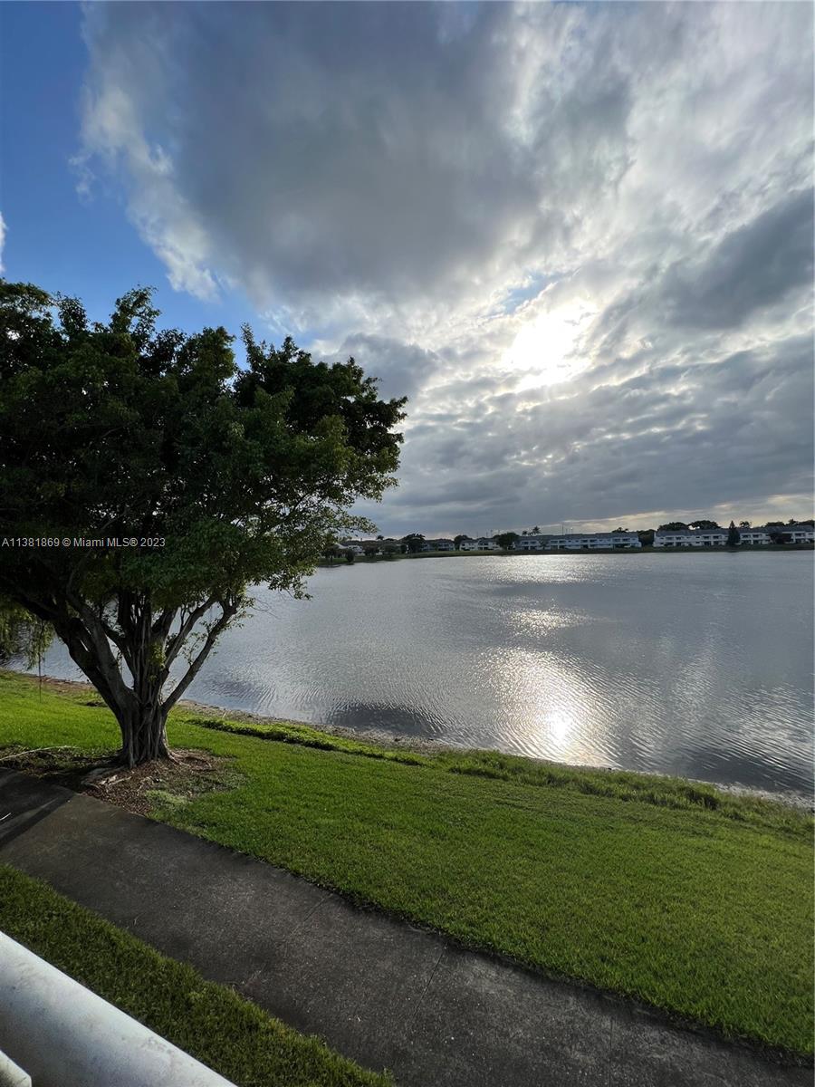 SUMMER LAKE - Residential Lease