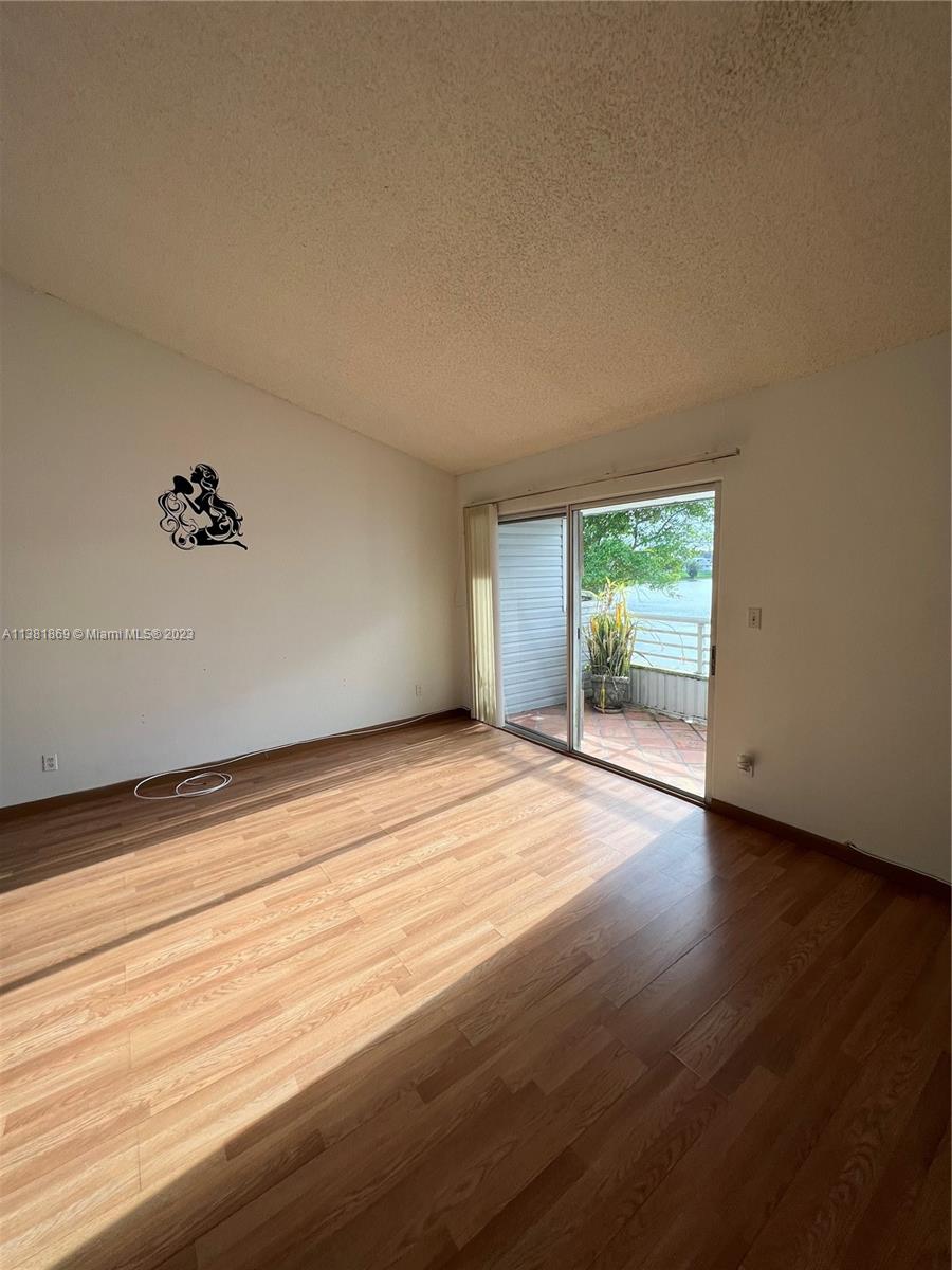 SUMMER LAKE - Residential Lease