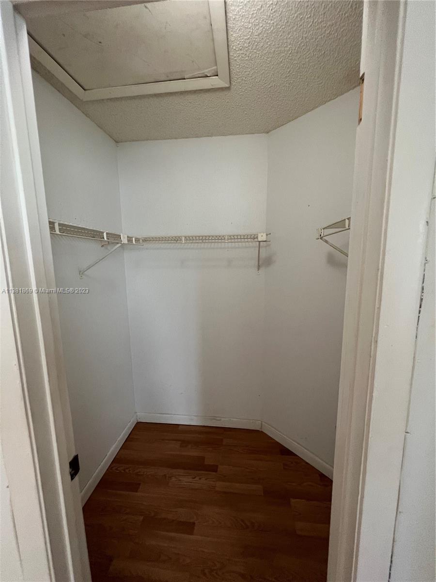 SUMMER LAKE - Residential Lease