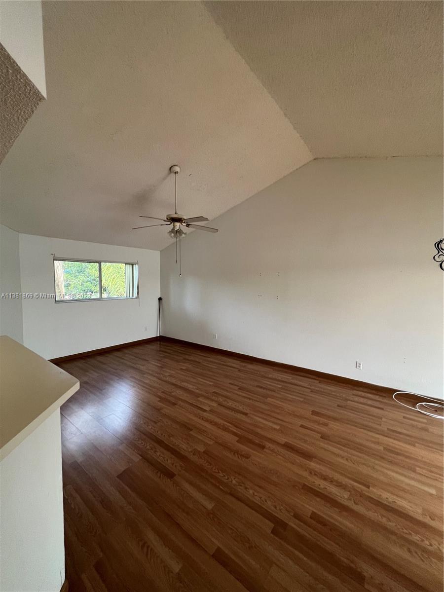 SUMMER LAKE - Residential Lease