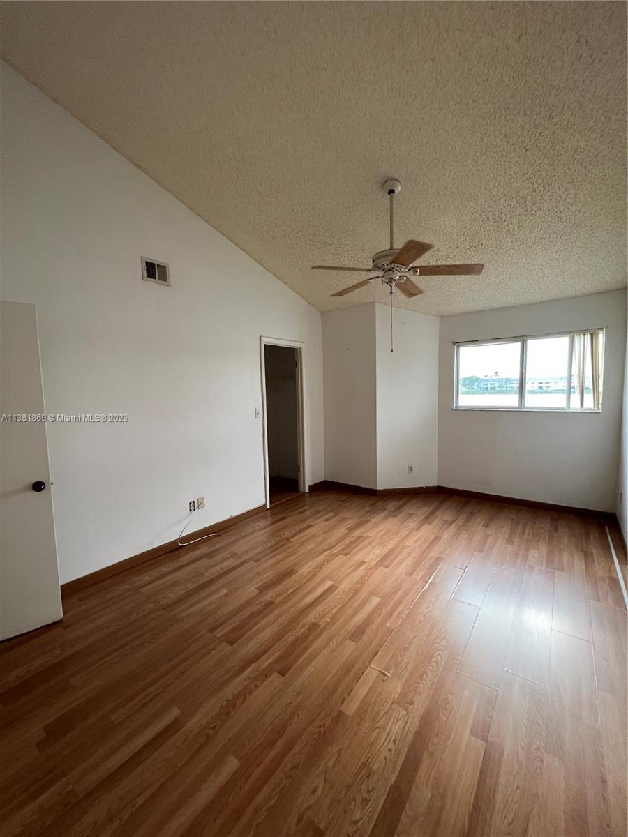 SUMMER LAKE - Residential Lease