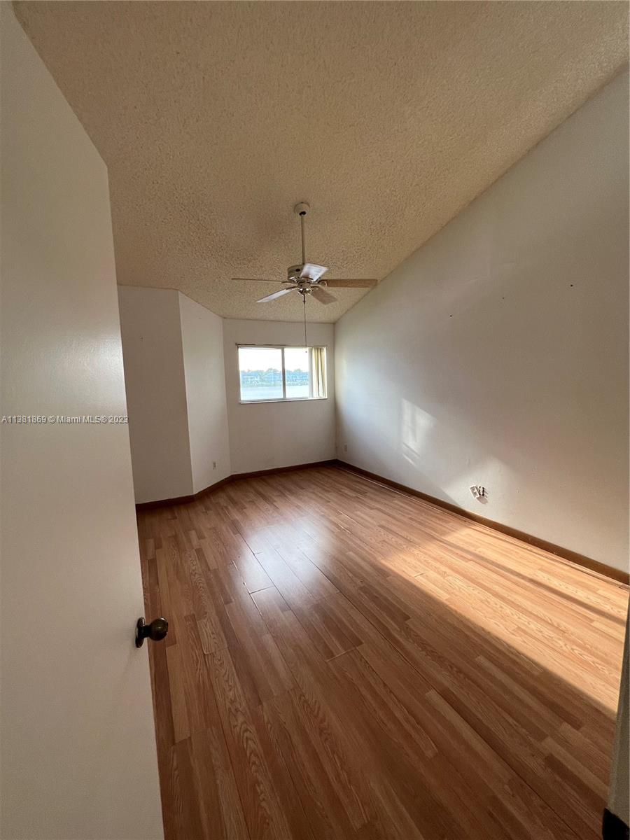 SUMMER LAKE - Residential Lease