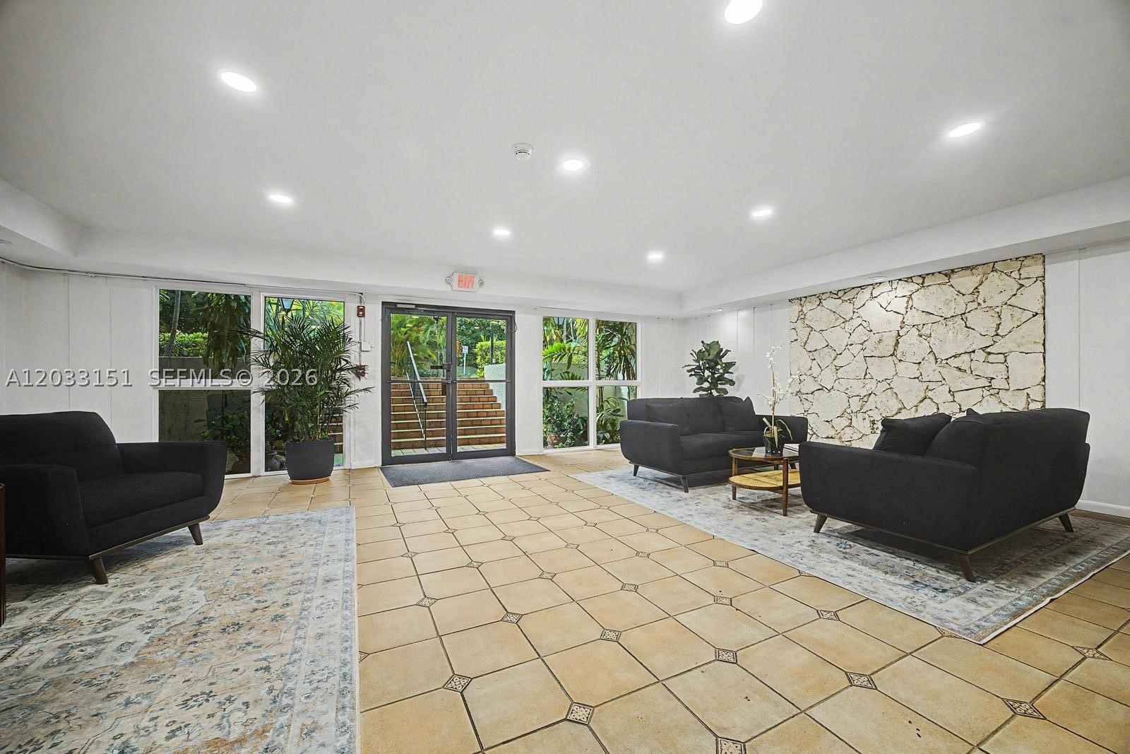 VILLA CAPRI CONDO - Residential Lease