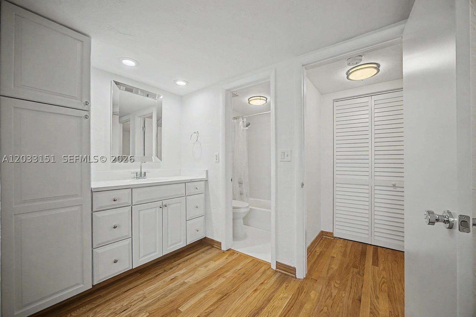 VILLA CAPRI CONDO - Residential Lease