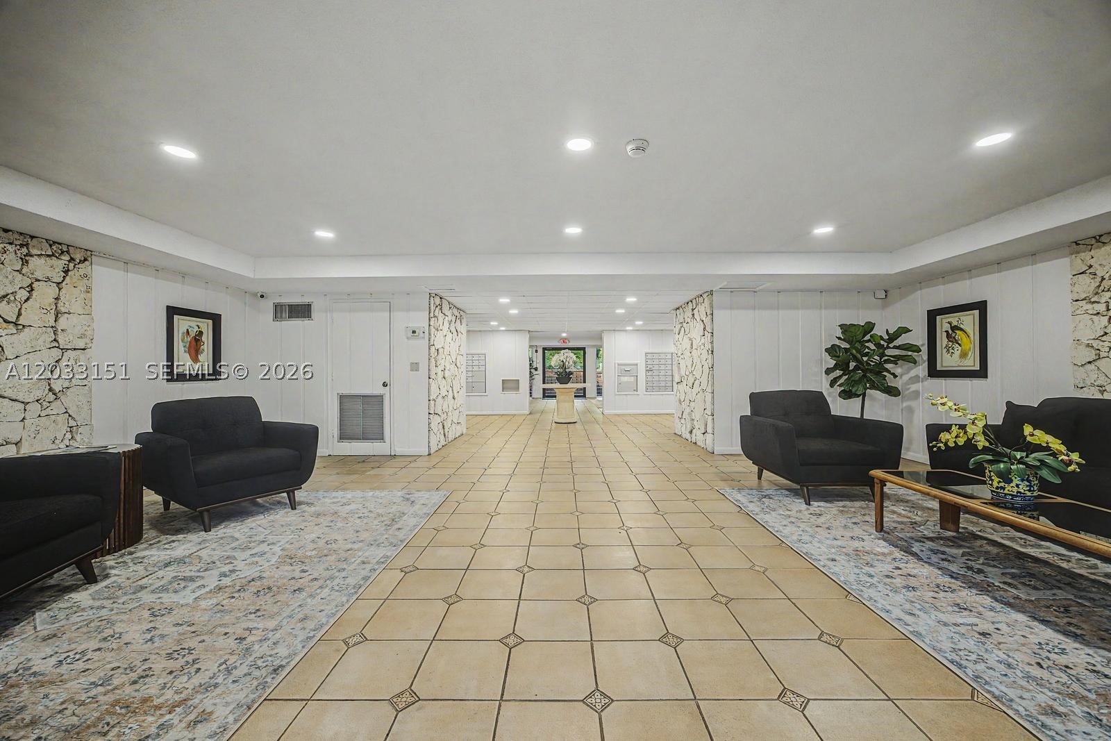 VILLA CAPRI CONDO - Residential Lease