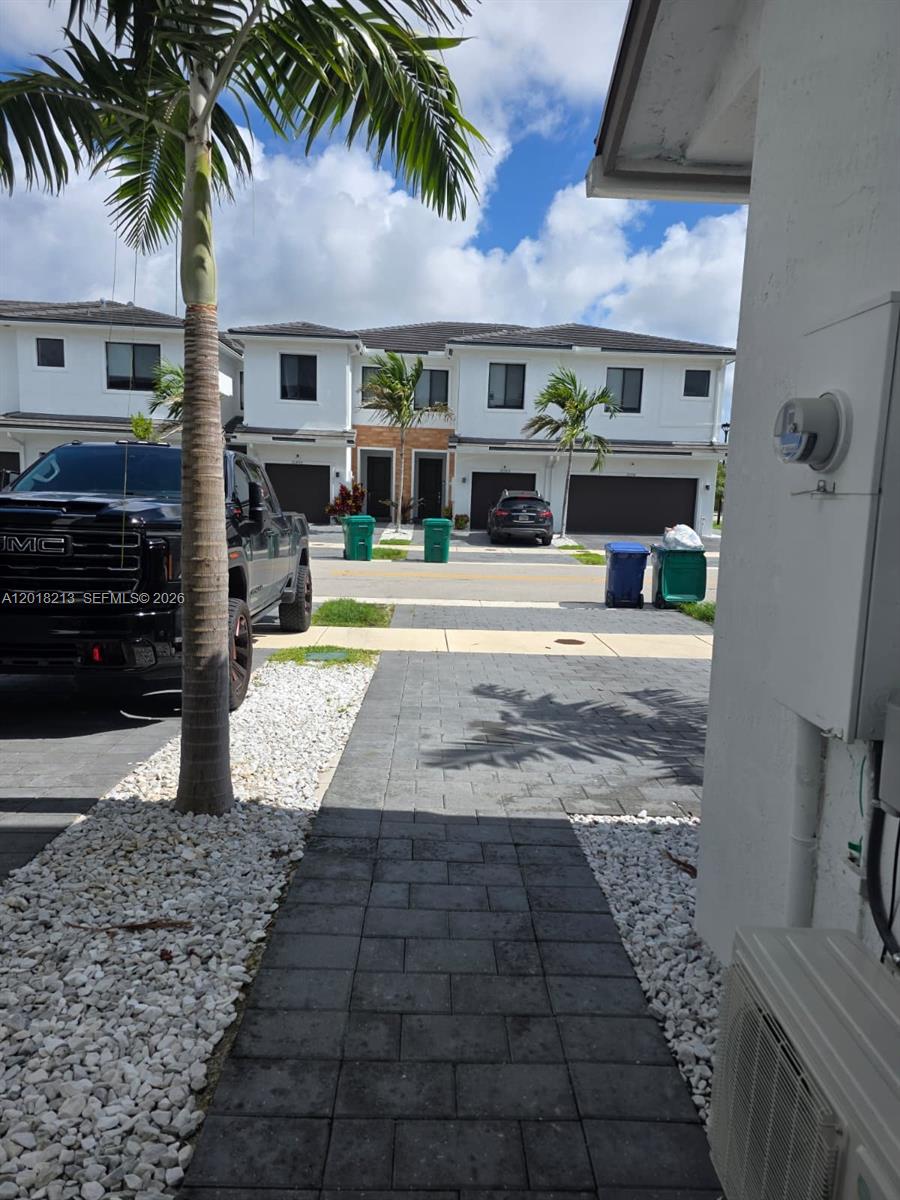 MC RESIDENTIAL - Residential