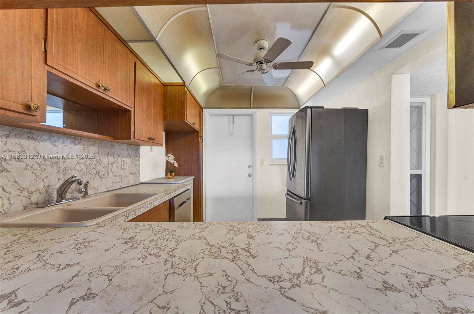 THIRD GULFSTREAM GARDEN - Residential