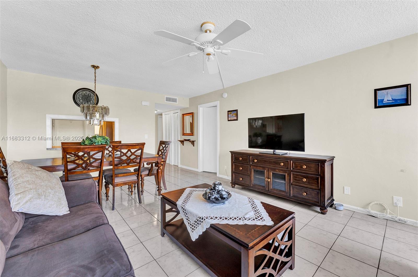 THIRD GULFSTREAM GARDEN - Residential