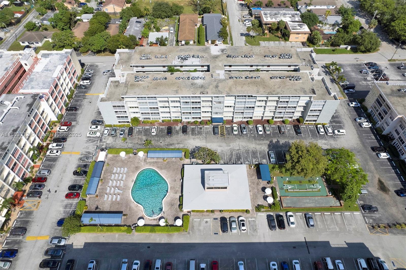 THIRD GULFSTREAM GARDEN - Residential