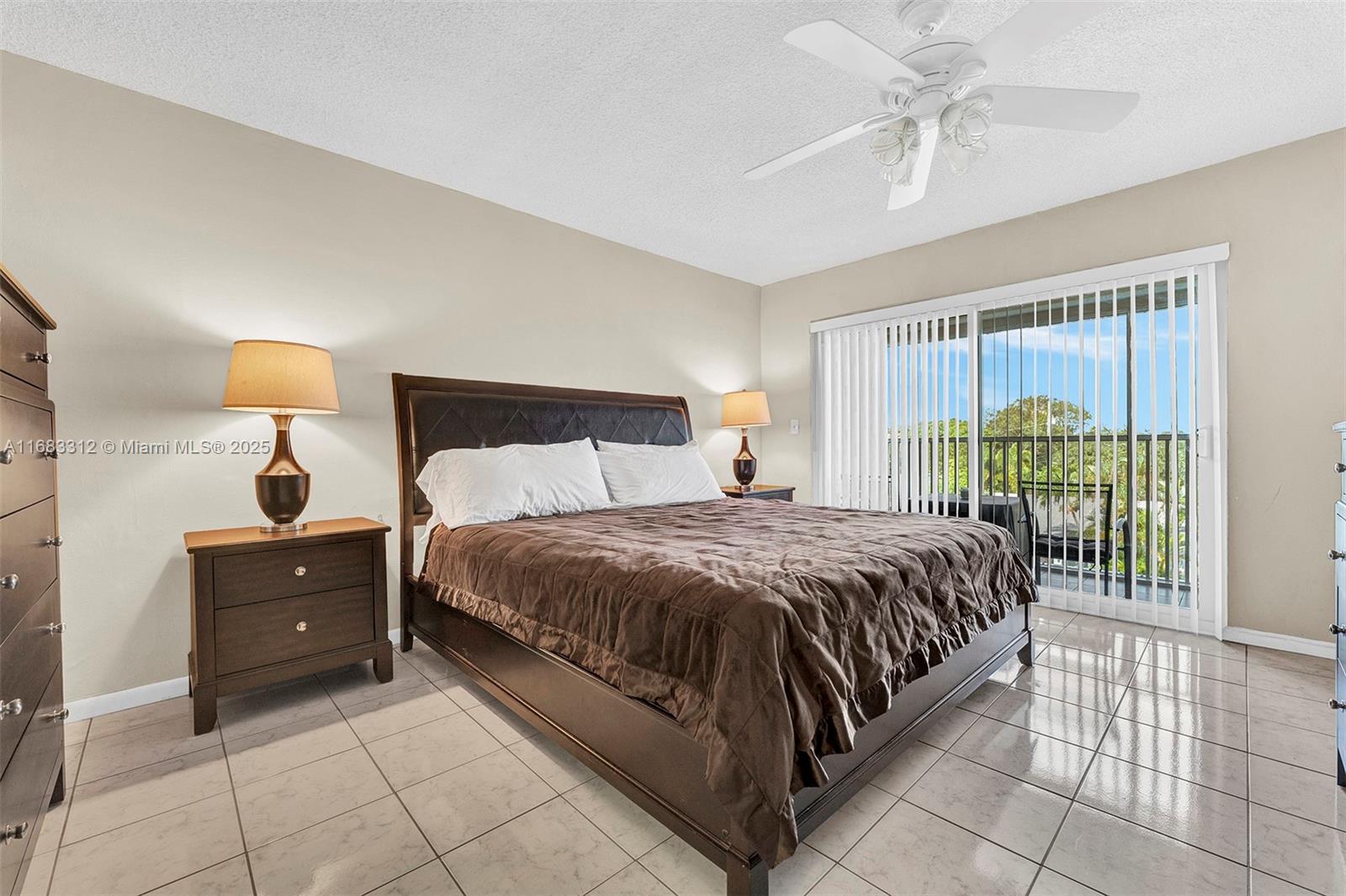 THIRD GULFSTREAM GARDEN - Residential