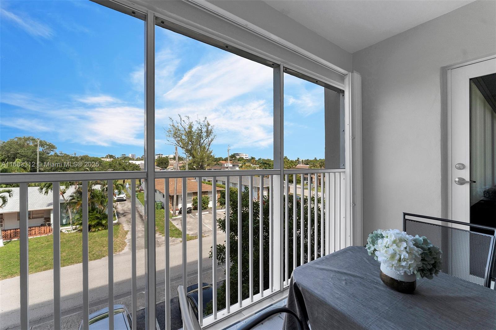 THIRD GULFSTREAM GARDEN - Residential