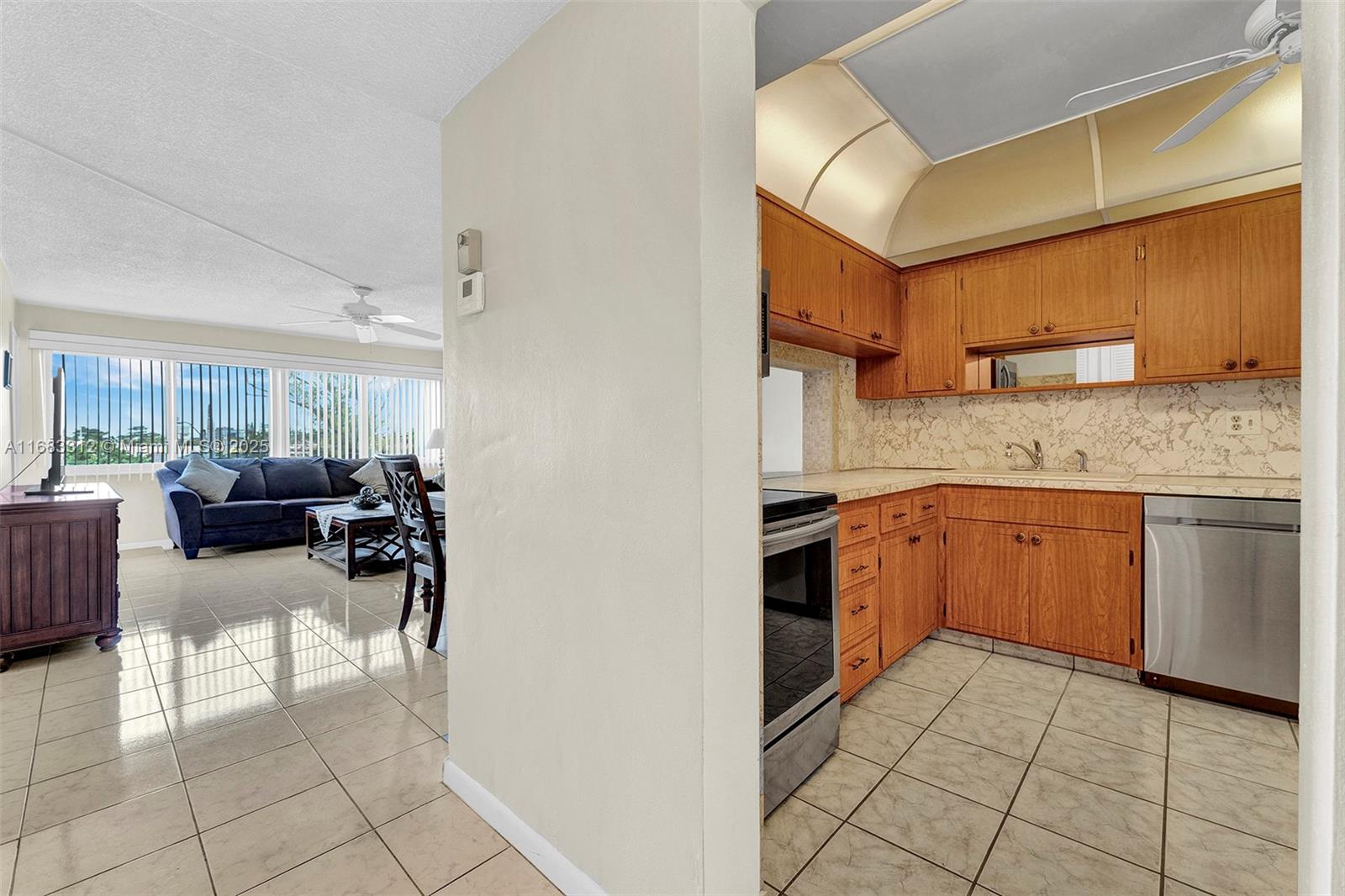 THIRD GULFSTREAM GARDEN - Residential