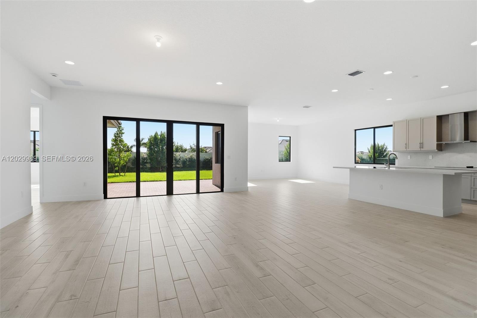 MAPLE RIDGE - Residential