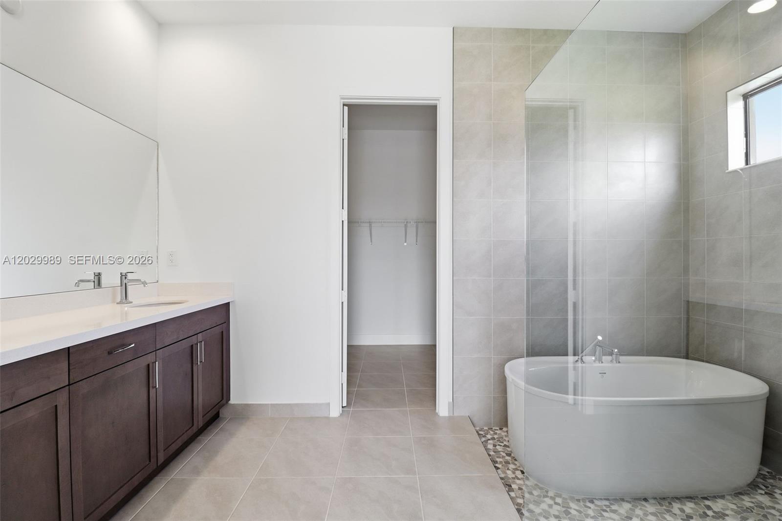 MAPLE RIDGE - Residential