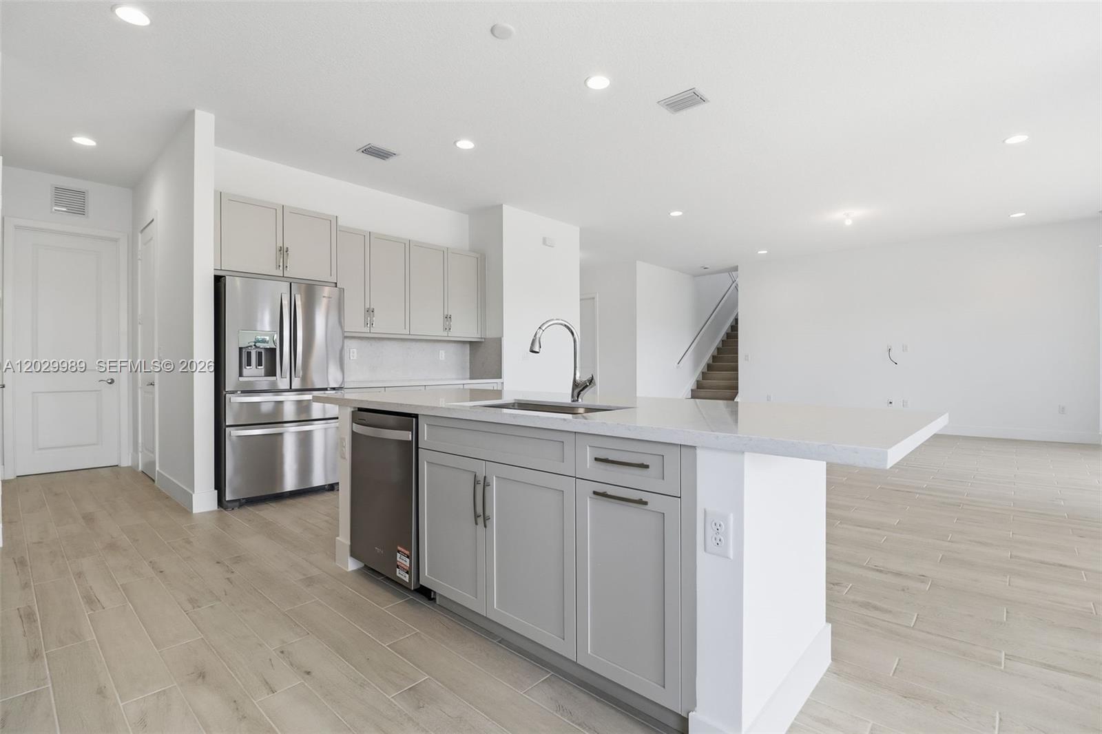 MAPLE RIDGE - Residential