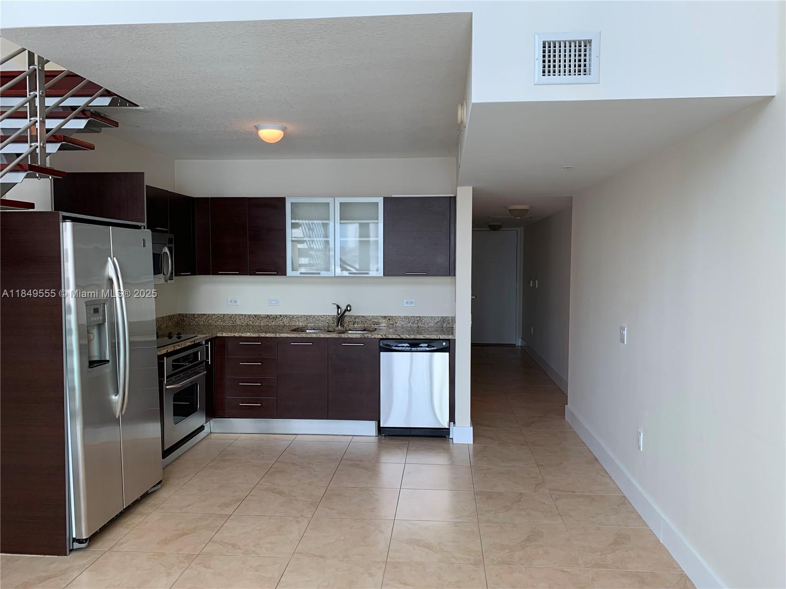 BRICKELL ON THE RIVER S T - Residential Lease