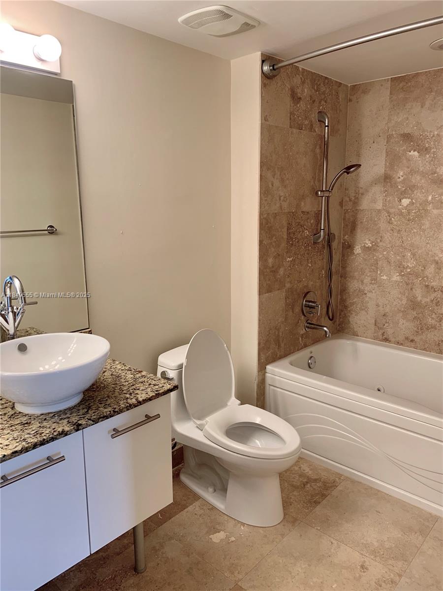 BRICKELL ON THE RIVER S T - Residential Lease