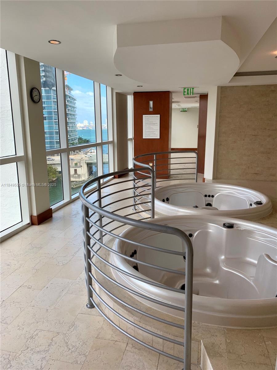 BRICKELL ON THE RIVER S T - Residential Lease