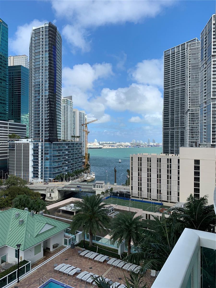 BRICKELL ON THE RIVER S T - Residential Lease