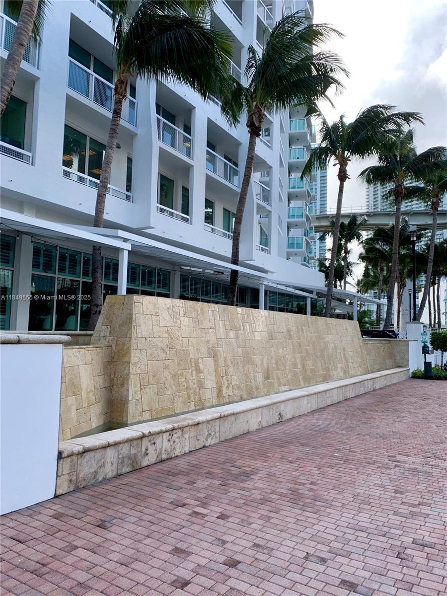 BRICKELL ON THE RIVER S T - Residential Lease