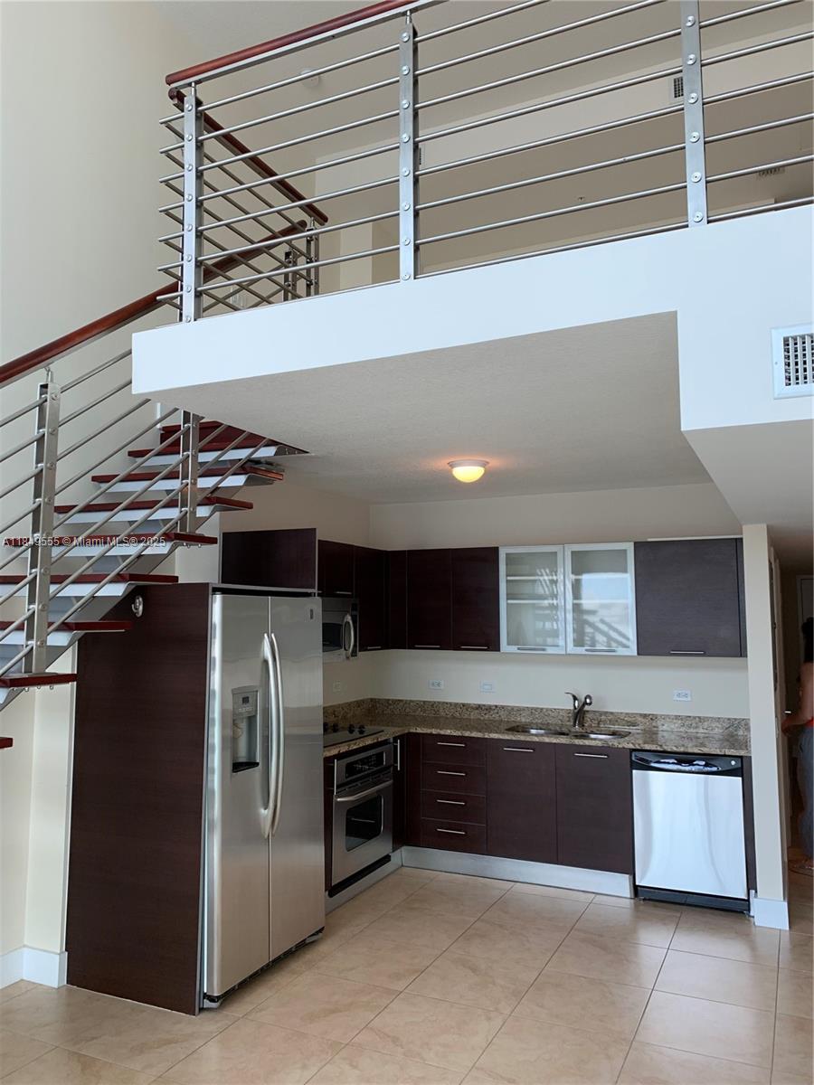 BRICKELL ON THE RIVER S T - Residential Lease
