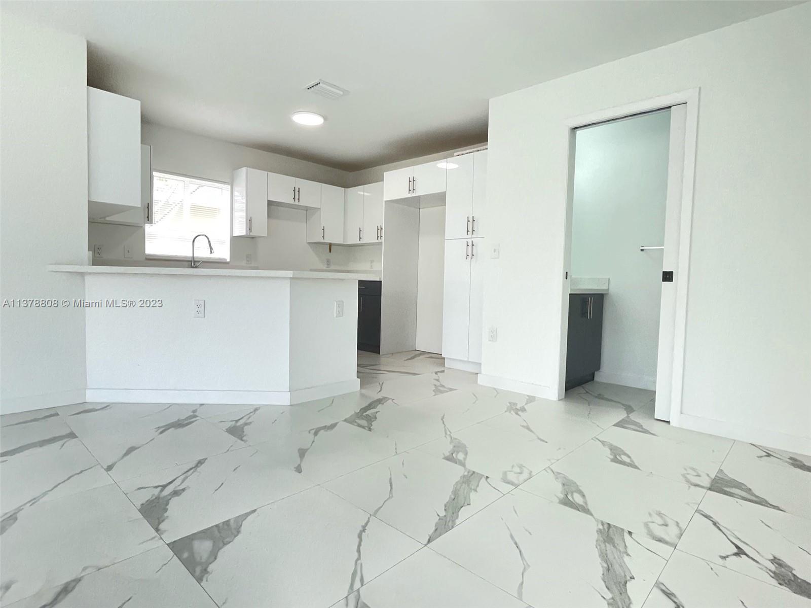 AIRPORT VISTA - Residential Lease