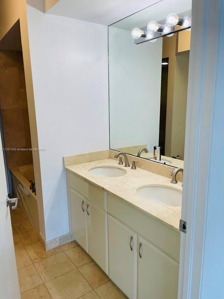AKOYA CONDO - Residential Lease