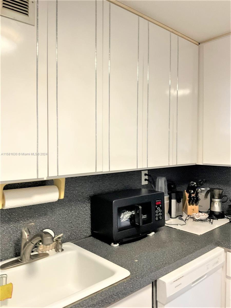 PLAZA OF WESTLAND CONDO - Residential