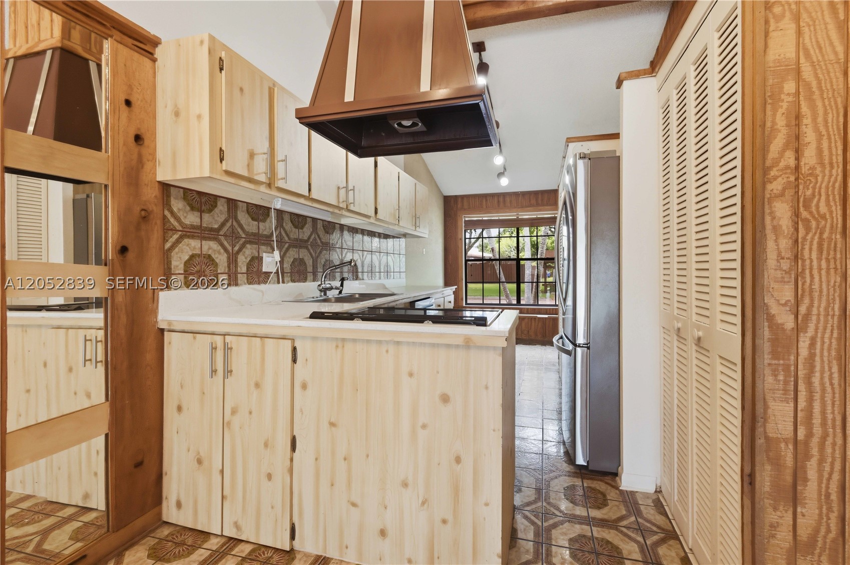 EVERGLADES SUGAR & LAND C - Residential