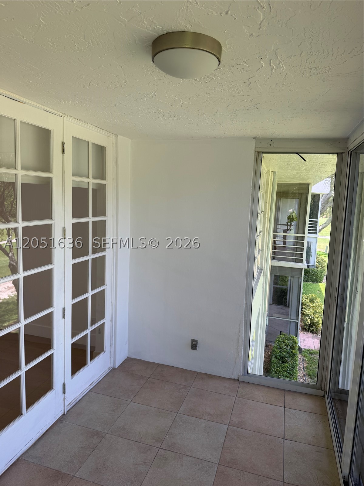 NO 83 PALM-AIRE COUNTRY C - Residential Lease