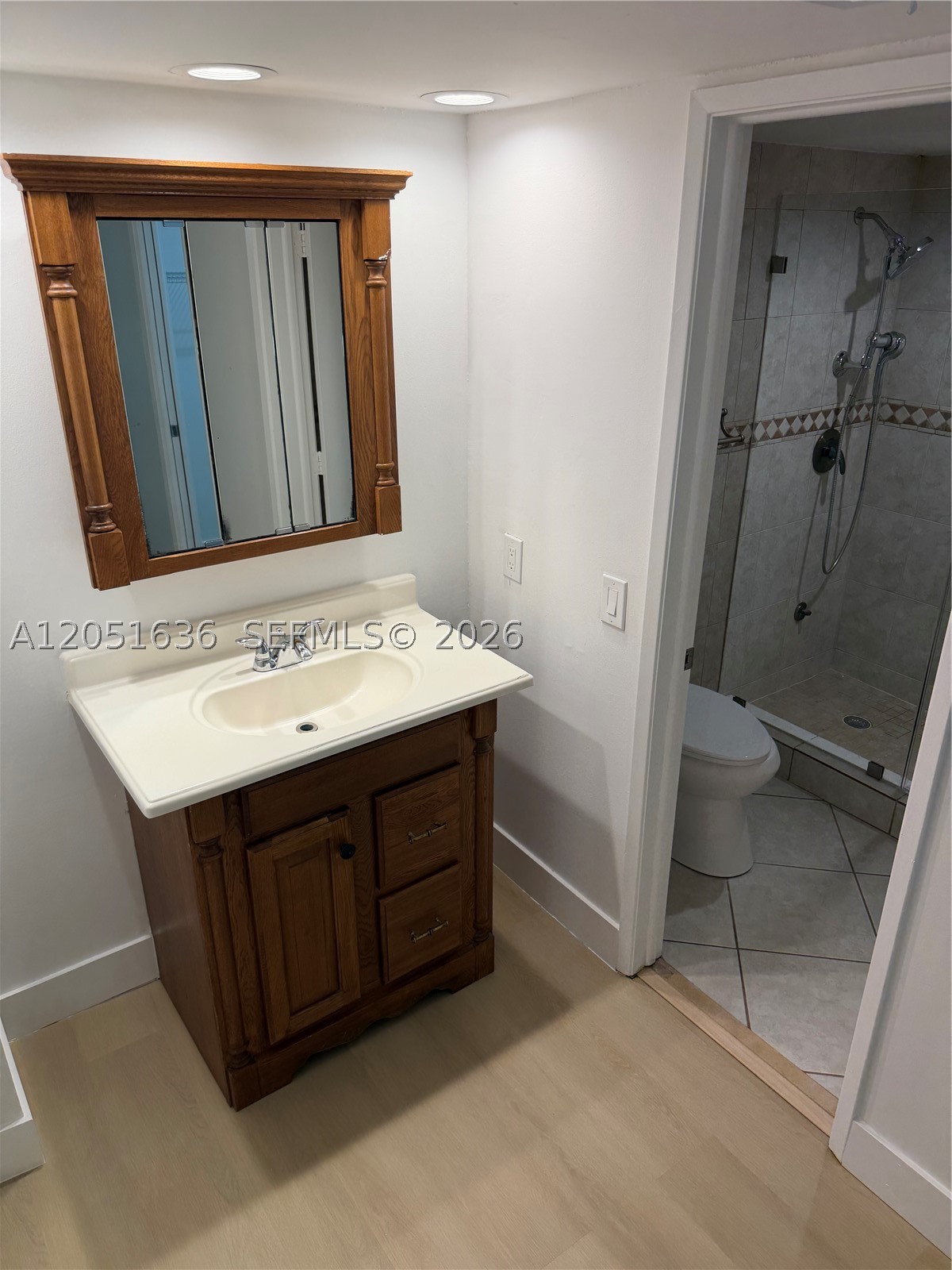 NO 83 PALM-AIRE COUNTRY C - Residential Lease