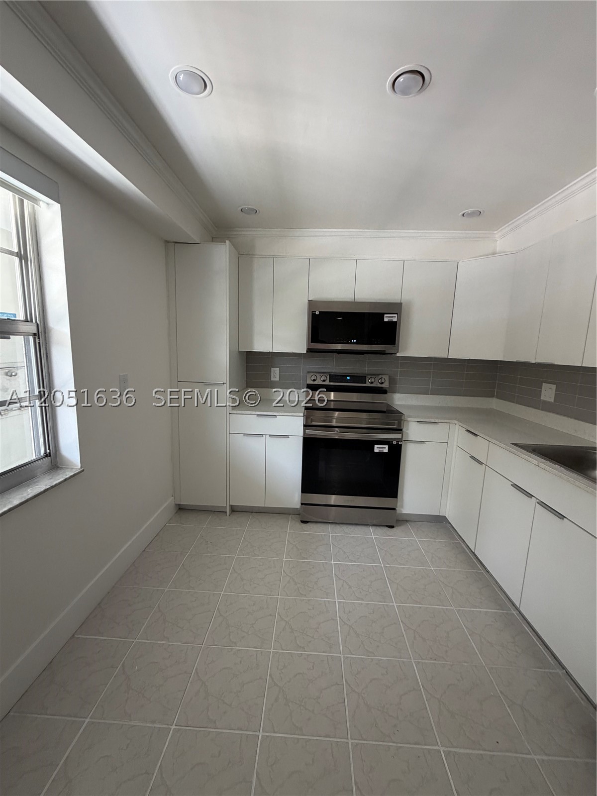 NO 83 PALM-AIRE COUNTRY C - Residential Lease