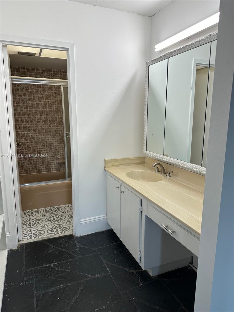 Brickell Bay Club Condo - Residential