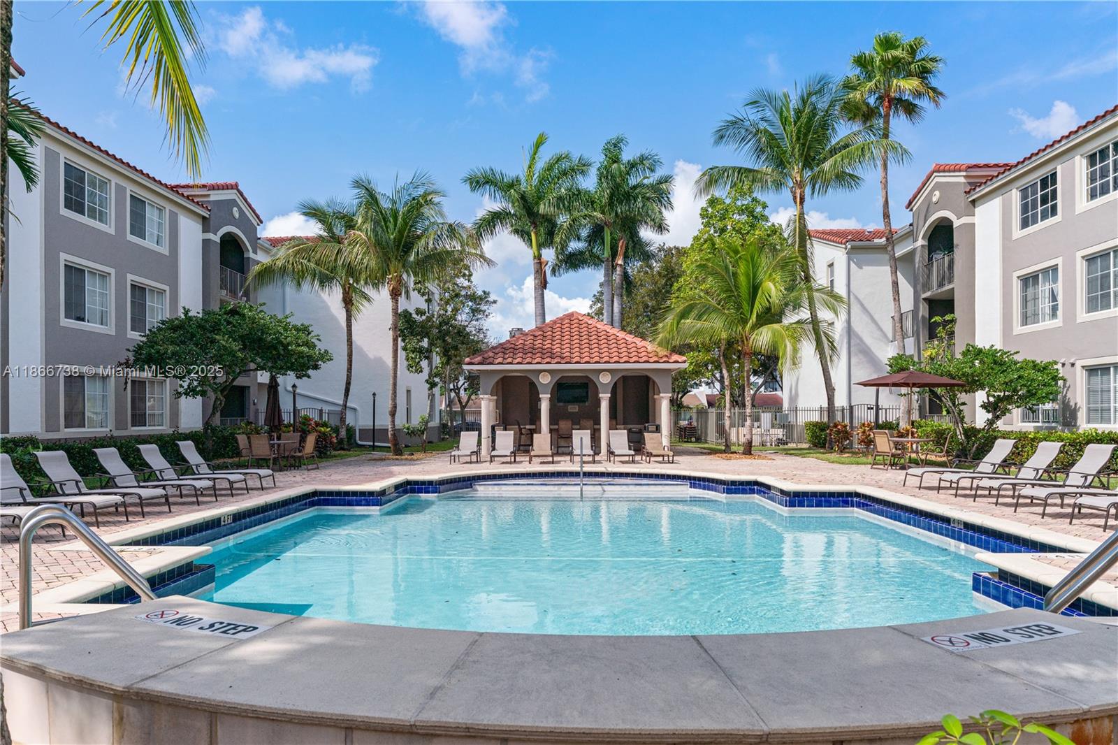 Easy to show. 2/2 unit – Seller open to reasonable offers. Great layout, low HOA, gated entry. Ask about incentives, and additional units. HOA covers water, insurance, and common areas. Contact LA for showing details and investment package. LA to accompany all showings.