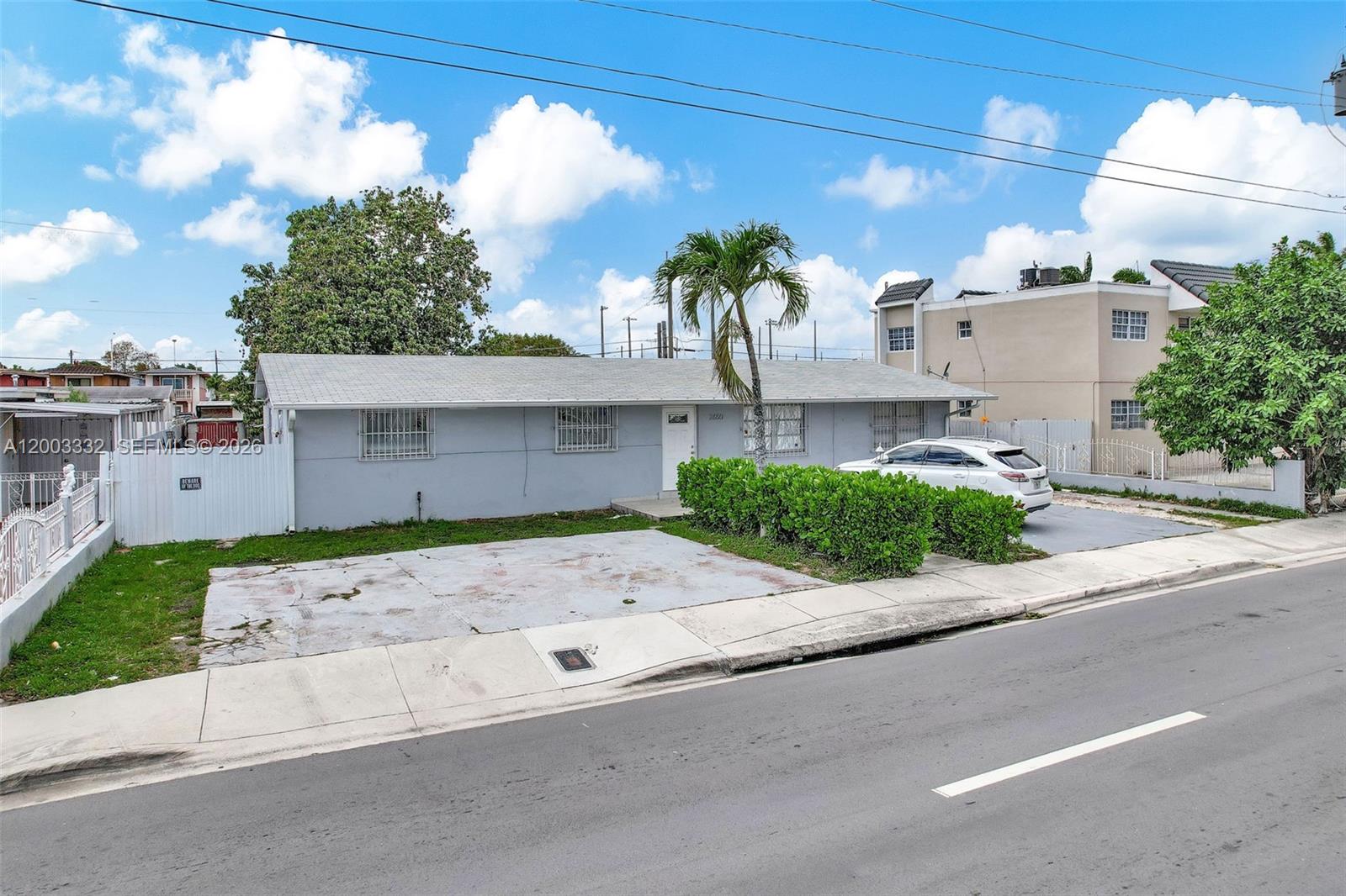 HIALEAH HOMESITES - Residential
