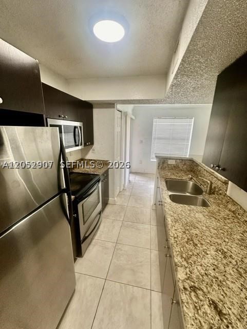 VISTA LAGO AT THE HAMMOCK - Residential Lease
