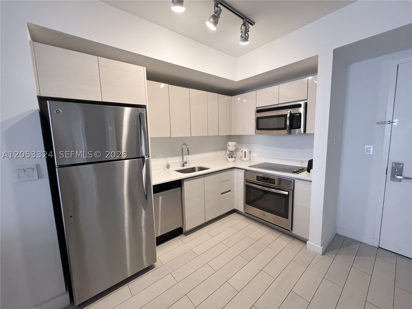 BEACHWALK CONDOMINIUM - Residential
