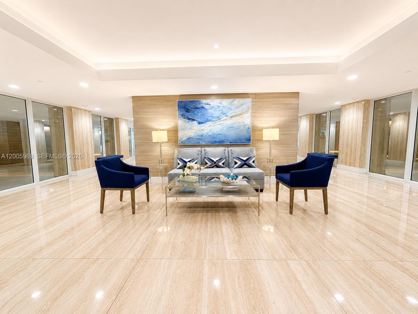 CARLYLE HOUSE CONDO - Residential