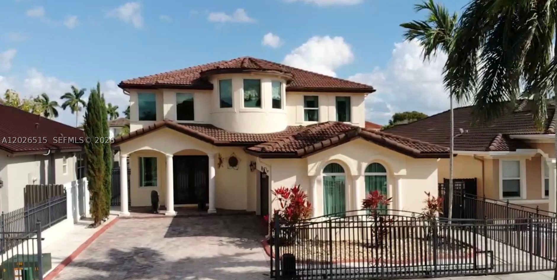Stunning lakefront opportunity with NO HOA!
Gorgeous 4-bedroom, 3-bath Shoma Homes residence located in a quiet, upscale neighborhood near top-rated schools, shopping centers, FIU, Miami International Airport, and with convenient access to major expressways. This beautifully maintained home features full hurricane protection with impact windows and doors, a spacious and functional layout, bright living areas, a formal dining room, and an open kitchen with serene lake views. Enjoy a large backyard with endless potential for entertaining, outdoor living, or add a future pool, all overlooking the water.
The property features both front and rear gated access. Located in a non-flood zone within a quiet, safe, and established community, this home is perfect for families seeking comfort, privacy, and convenience.
Lakefront homes with NO HOA in this highly desirable area are rare—don't miss this exceptional opportunity!