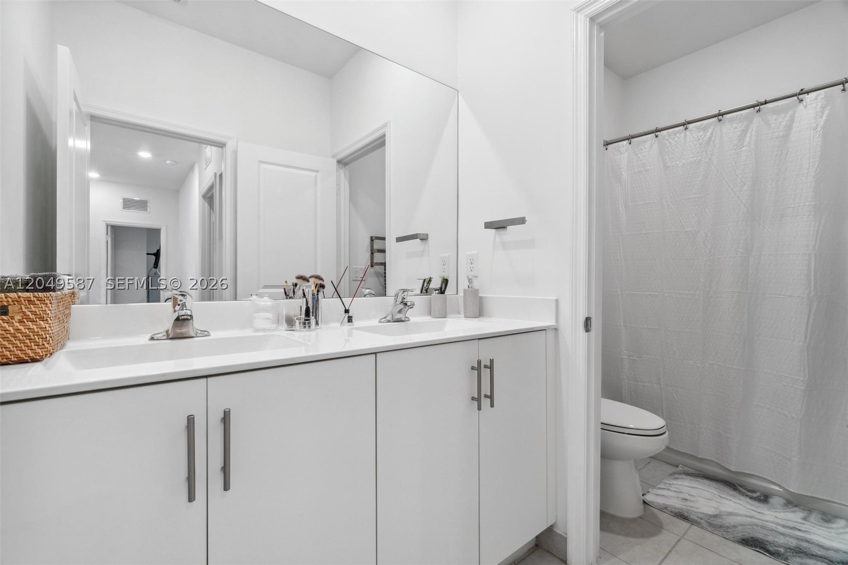 ESTATES AT SILVER PALM - Residential