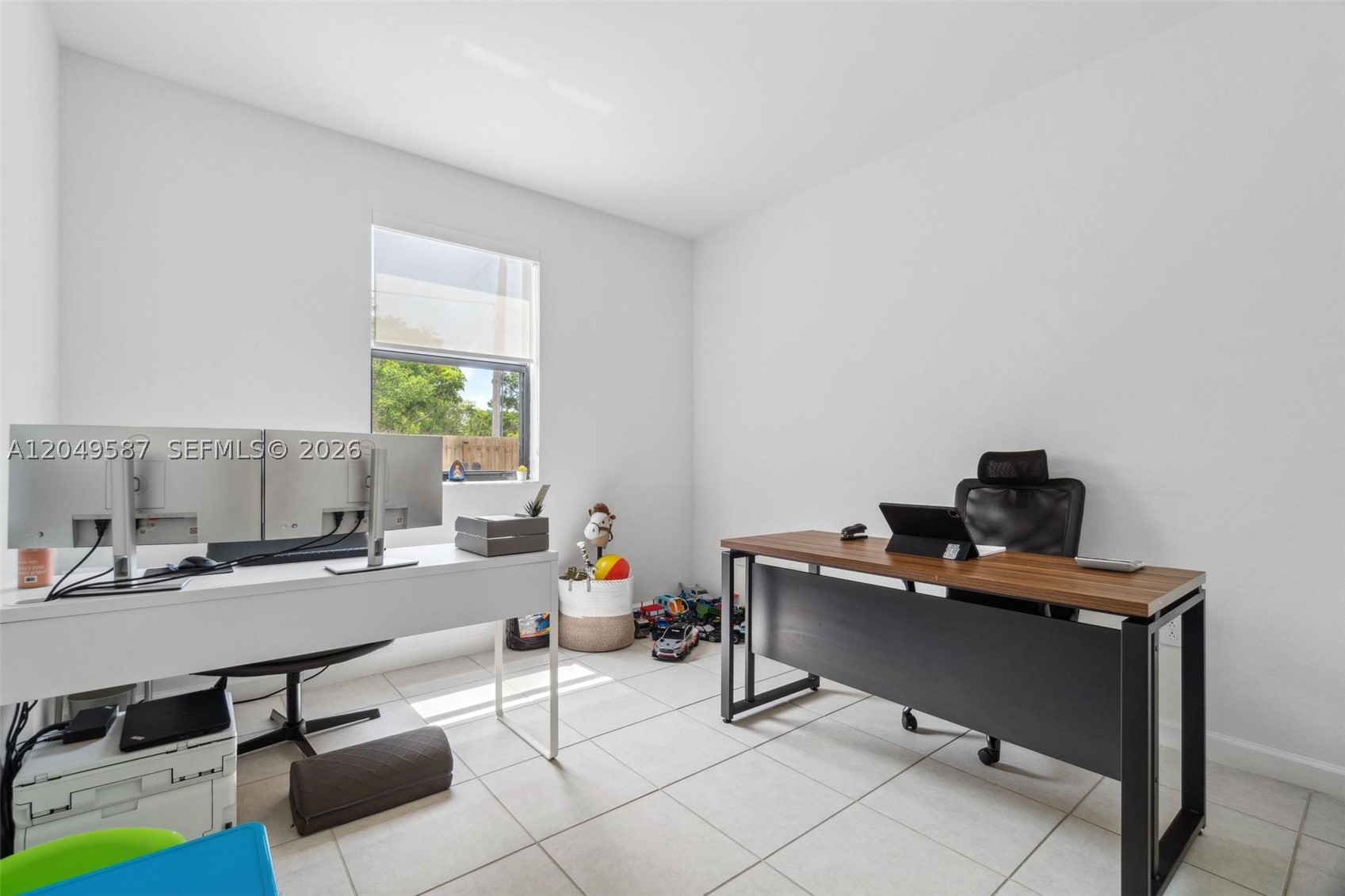 ESTATES AT SILVER PALM - Residential