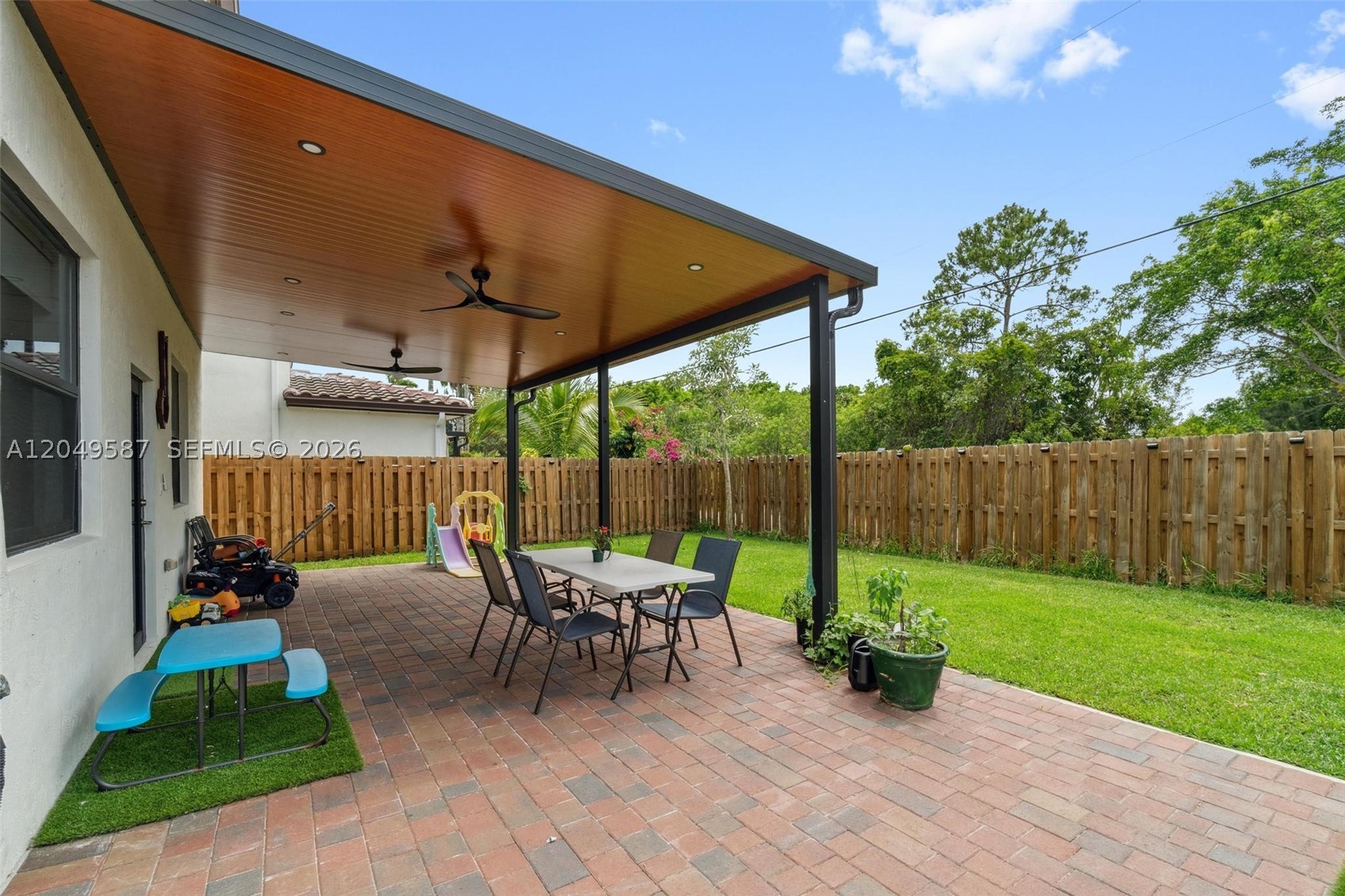ESTATES AT SILVER PALM - Residential