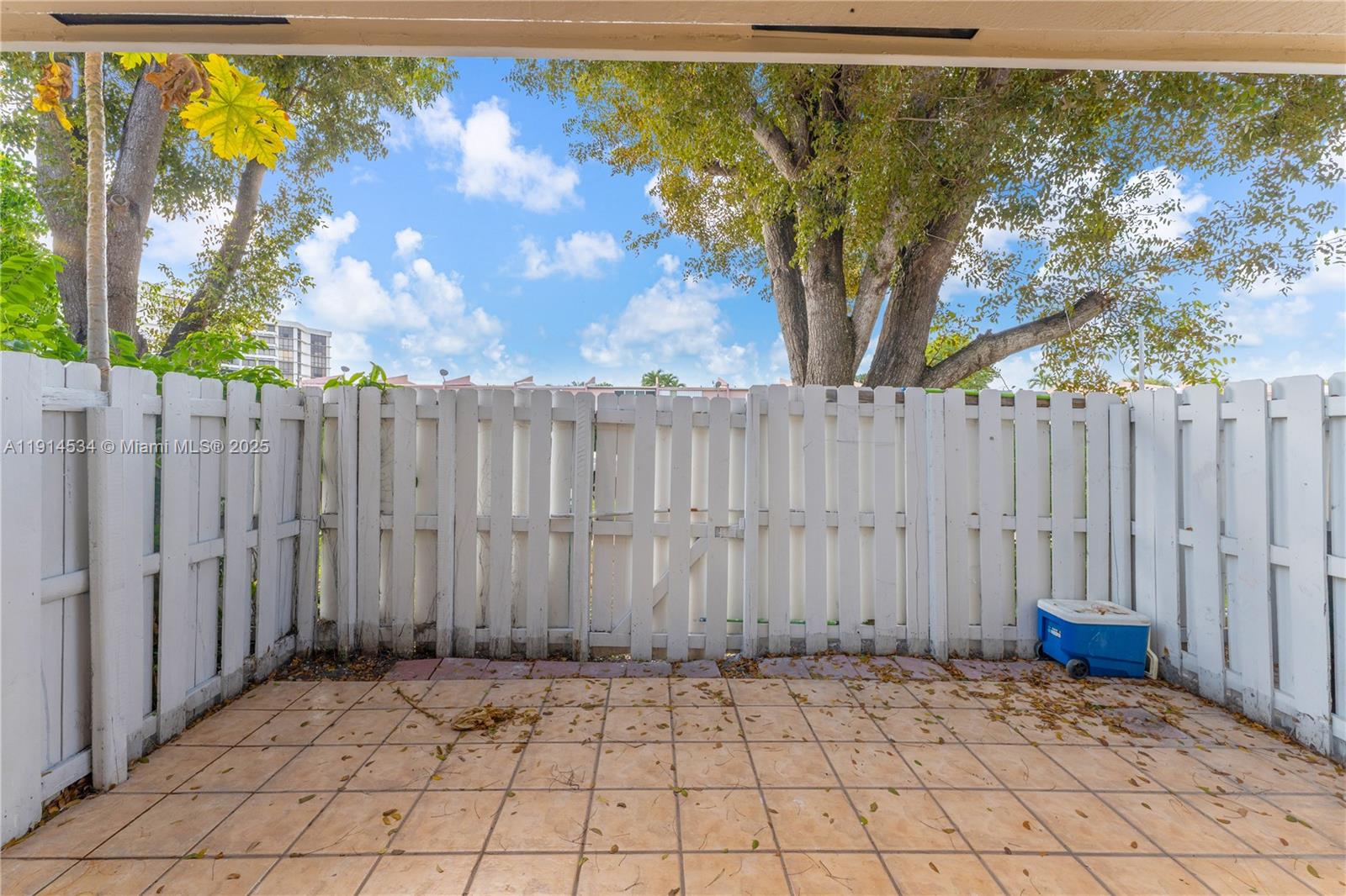 KENDALE LAKES NORTH SEC 9 - Residential