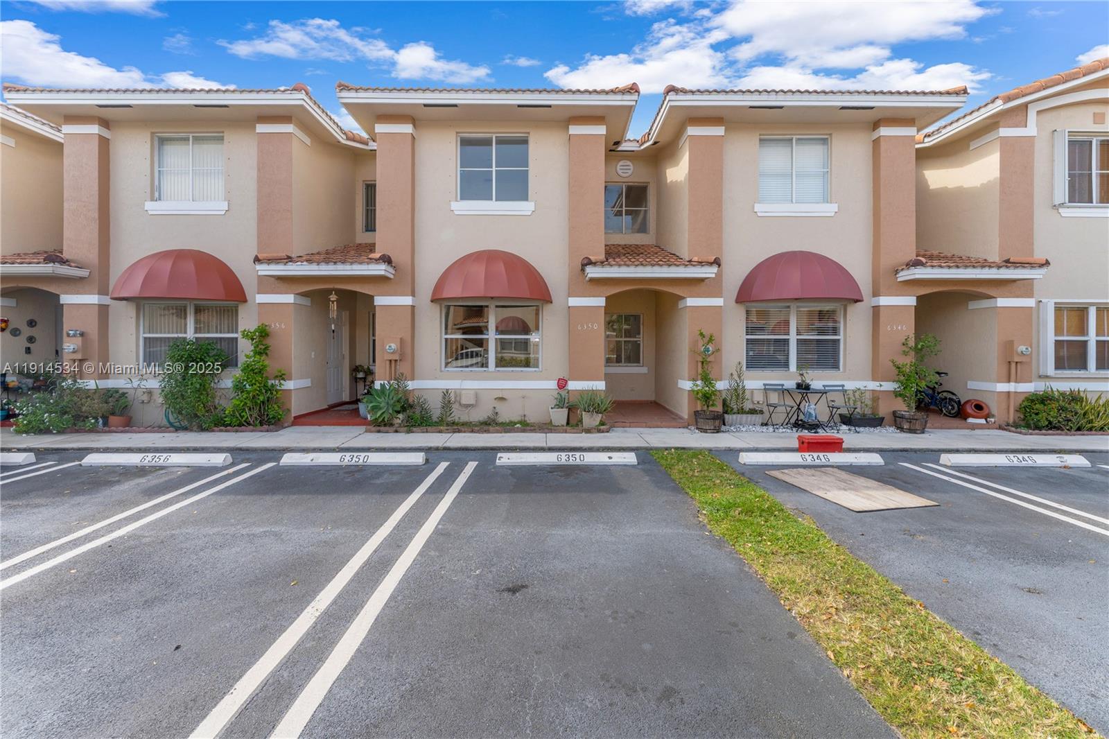 KENDALE LAKES NORTH SEC 9 - Residential