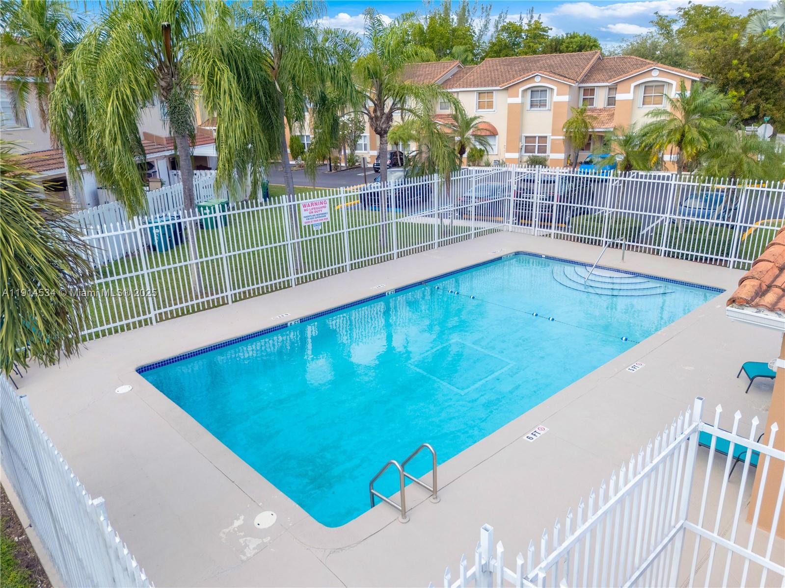 KENDALE LAKES NORTH SEC 9 - Residential
