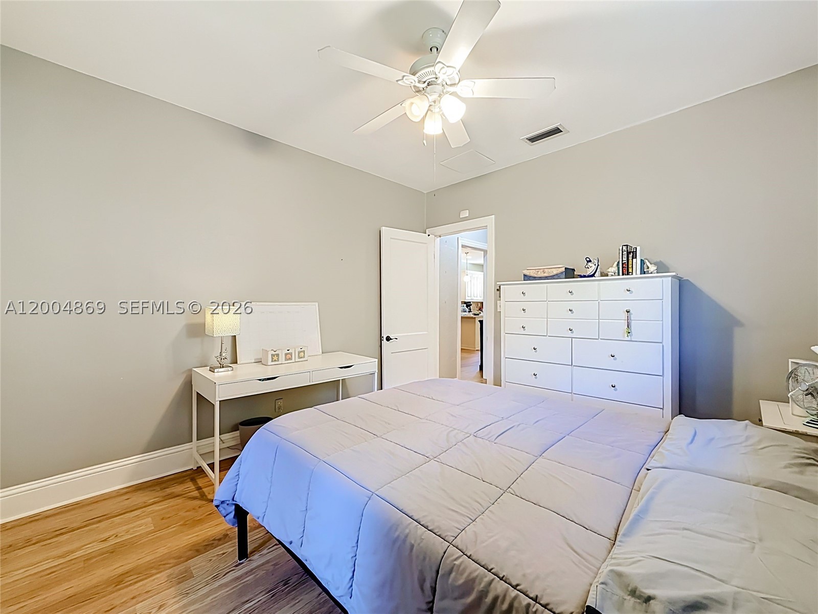 HOLLYWOOD LAKES SECTION - Residential