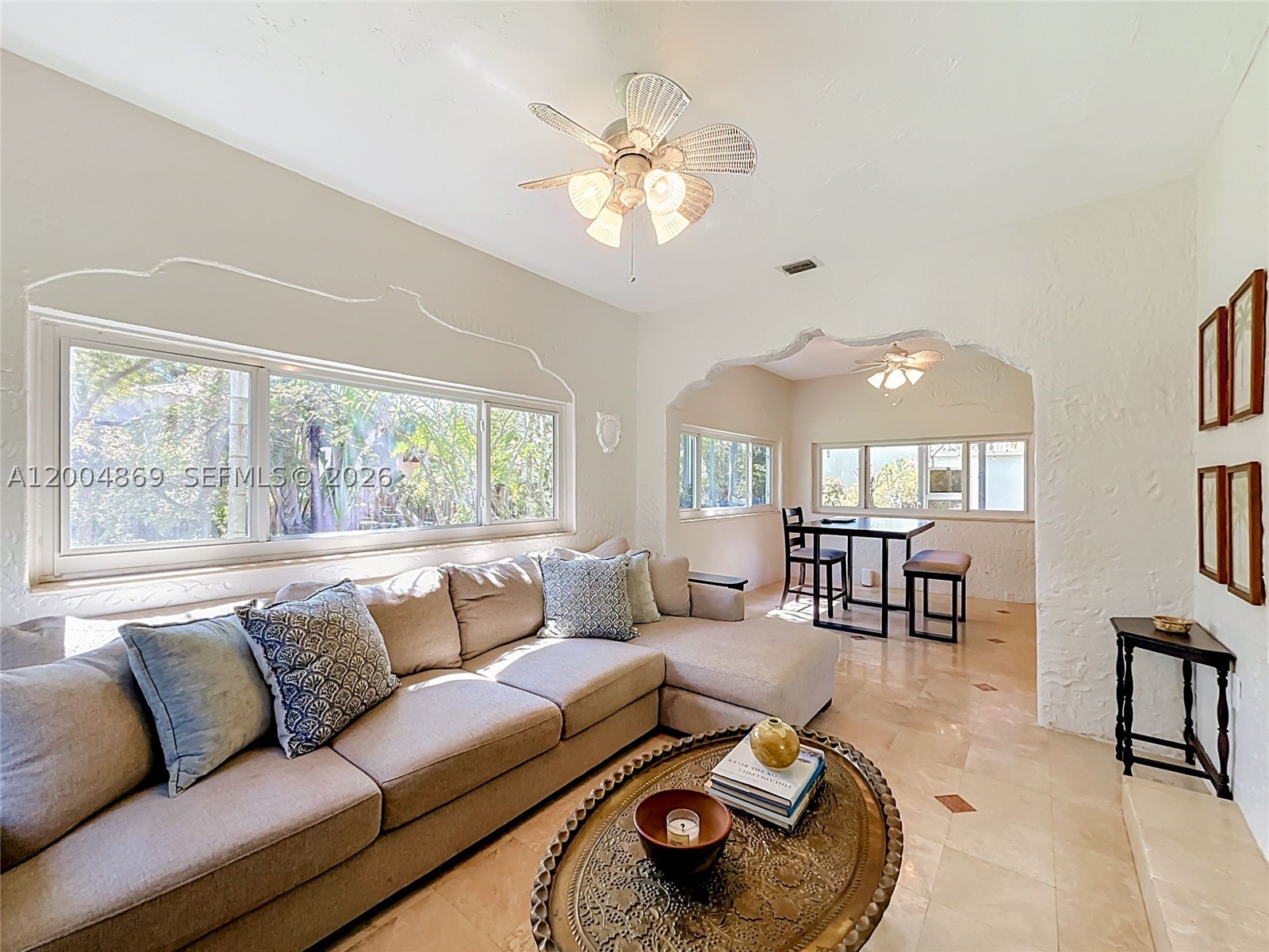 HOLLYWOOD LAKES SECTION - Residential