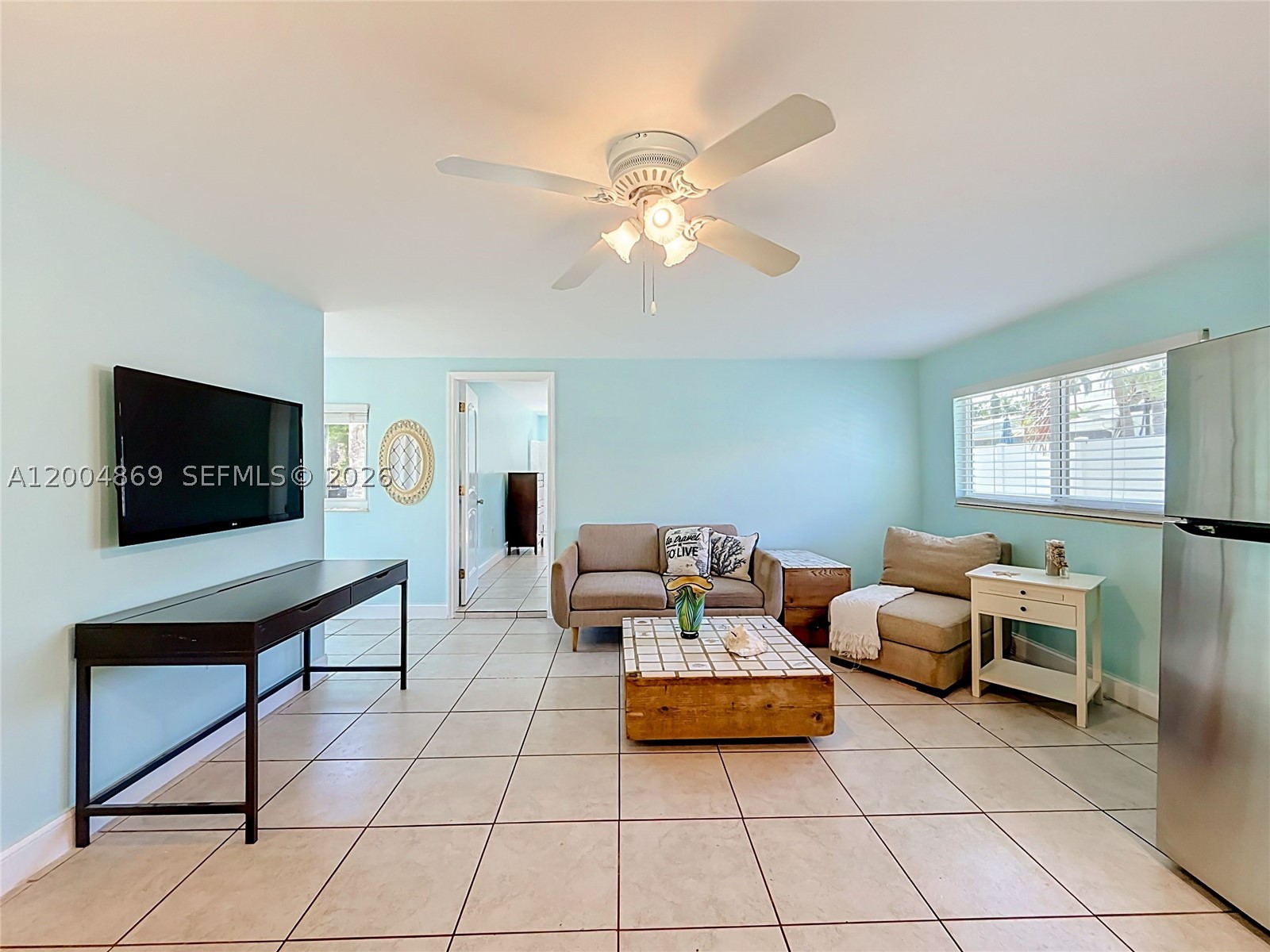 HOLLYWOOD LAKES SECTION - Residential