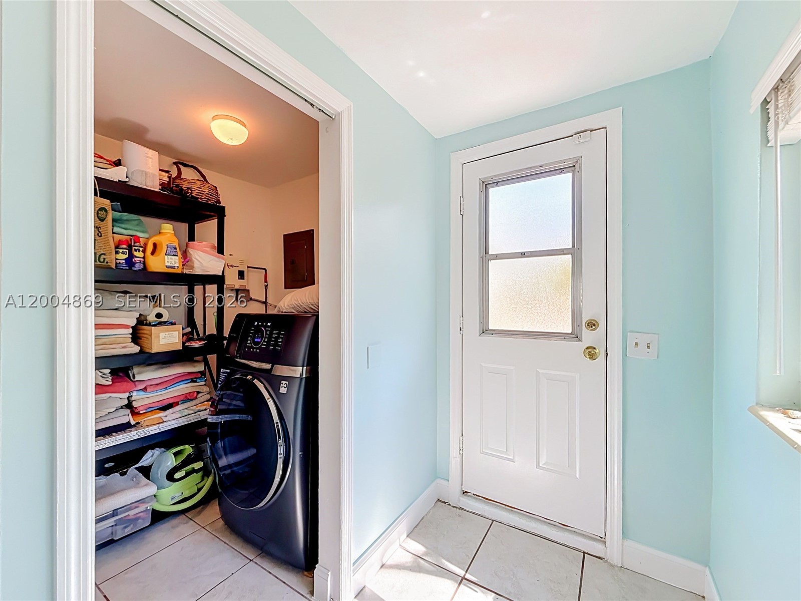 HOLLYWOOD LAKES SECTION - Residential
