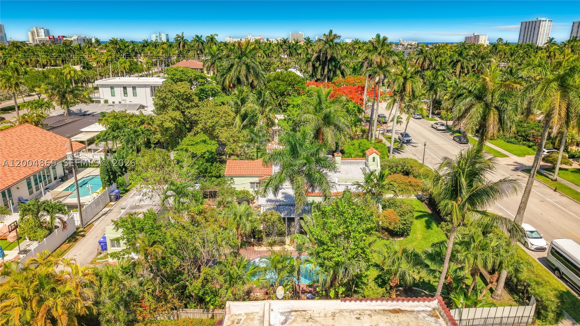 HOLLYWOOD LAKES SECTION - Residential